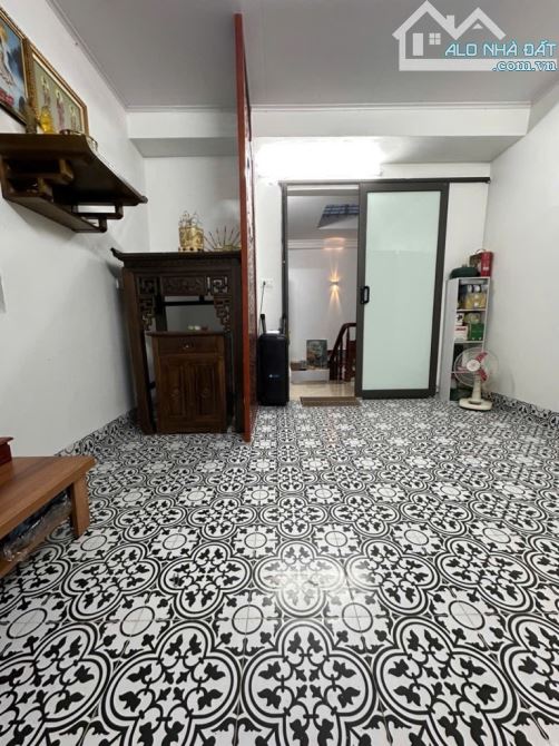Bán nhà khu vực hồ tùng mậu.Diện 25/30mx5tang mặt tiền 3,5m.dài 8m