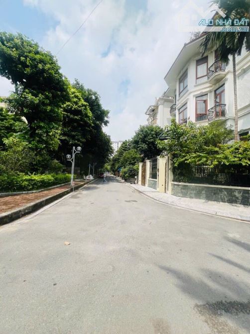 CÓ 1 KO 2 - BIỆT THỰ 200m2 ĐẲNG CẤP SANG TRỌNG KĐT MỸ ĐÌNH - HIẾM NHÀ BÁN - 62 tỷ