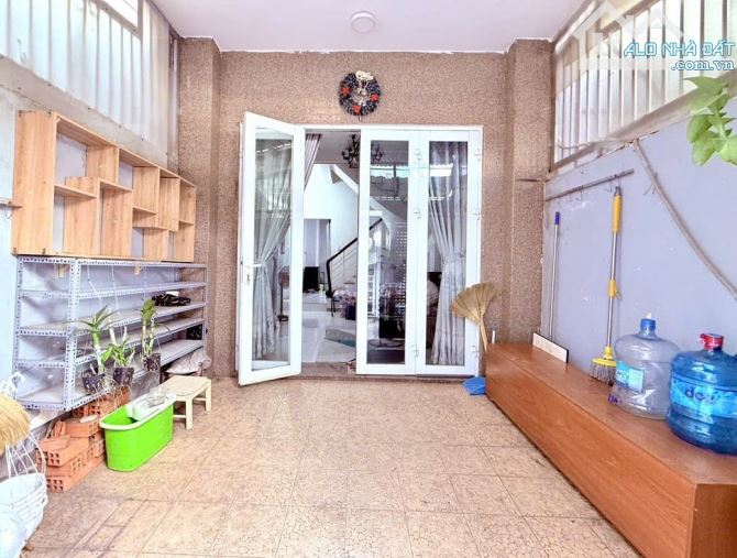 HẺM Ô TÔ cách 30m, 4 Tầng 5PN 50m2 (3.8 x 13.6), P1 Gò Vấp, giá 7ty TL