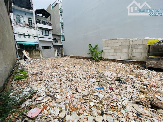 Bán 122m đất ở đường Bùi Văn Ba cho quí cô chú ACE giá trị tiềm năng cực kỳ lớn.