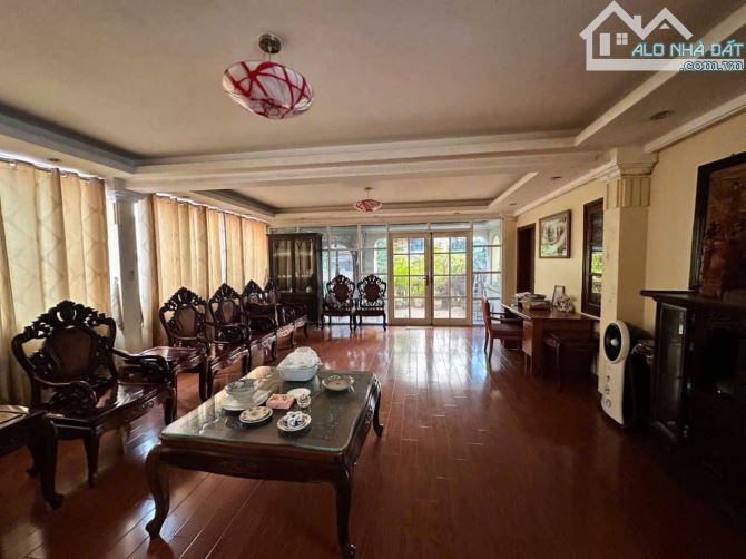BÁN NHÀ PHÂN LÔ ĐỘI CẤN, 110M2 MẶT TIỀN RỘNG, NGÕ VIP HÀNG XÓM ĐẠI GIA