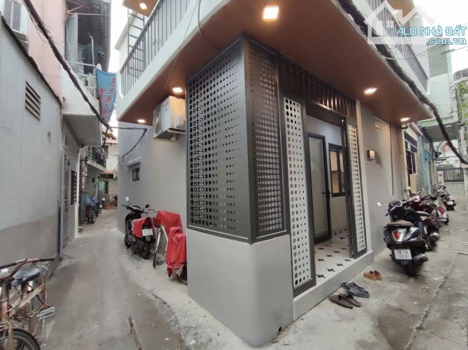 GẦN KHU PHAN XÍCH LONG, NHÀ ĐẸP 2 TẦNG 3PN, 41M2, giá 5.95 ty TL