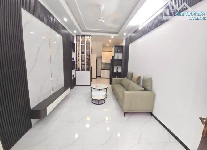 Gần Hồng Mai- An ninh tốt, ở ngay nhà đẹp 34m2- 6 tỷ 45