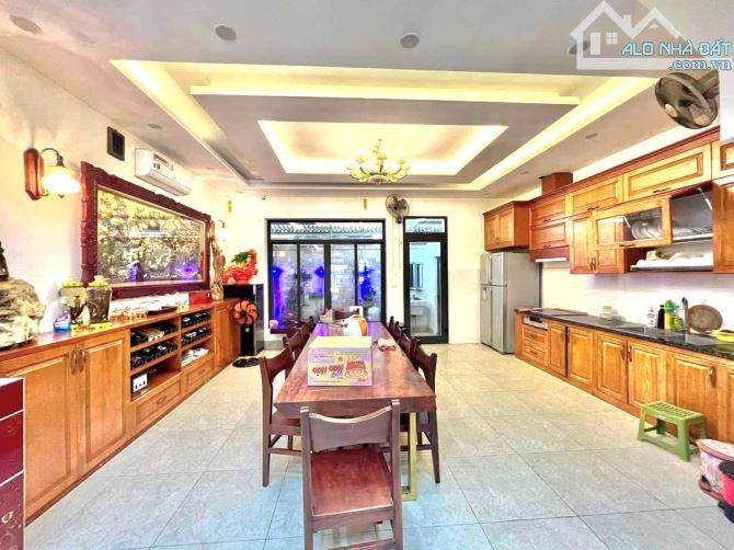 BÁN NHÀ MẶT PHỐ TRUNG TÂM PHƯỜNG NGHĨA ĐÔ, 200M2 MT 7.6M GIÁ NHỈNH 80 TỶ