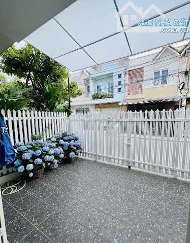 Bán nhà lầu khu dân cư Tân Phong 80m2 giá 4.3 tỷ