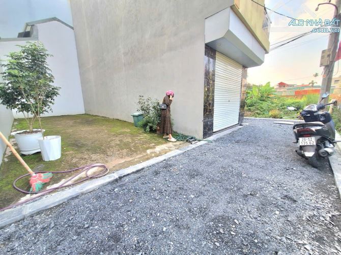 Bán nhanh lô đất 43.8m2 giá tốt 3.25 tỷ gần cầu Nhật Tân Đông Anh
