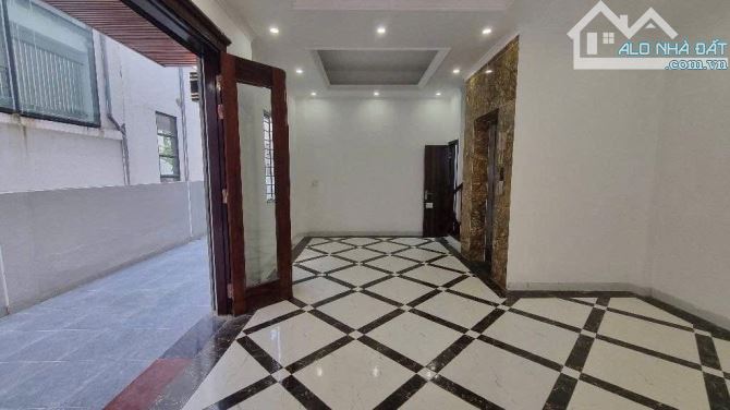 Nhà 7 tầng đất dịch vụ Vạn Phúc tài chính nhỉnh 16tỷ - 1