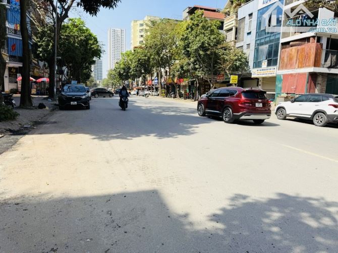 Mặt phố Nguyễn cảnh dị - lô góc - vỉa hè rộng - kinh doanh sầm uất