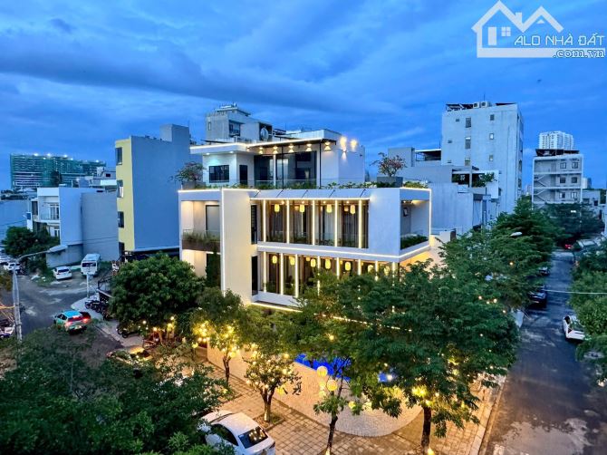 🔥 DUY NHẤT 1 BIỆT THỰ LÔ GÓC TRUNG TÂM HẢI CHÂU – HỒ BƠI MUỐI VÔ CỰ SÁT CẦU RỒNG