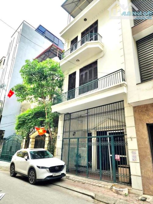 Bán nhà Trung Kính quận Cầu Giấy 122m2 MT5.8m-4 Tầng Ô Tô Tránh Vỉa Hè Kinh Doanh Đẹp
