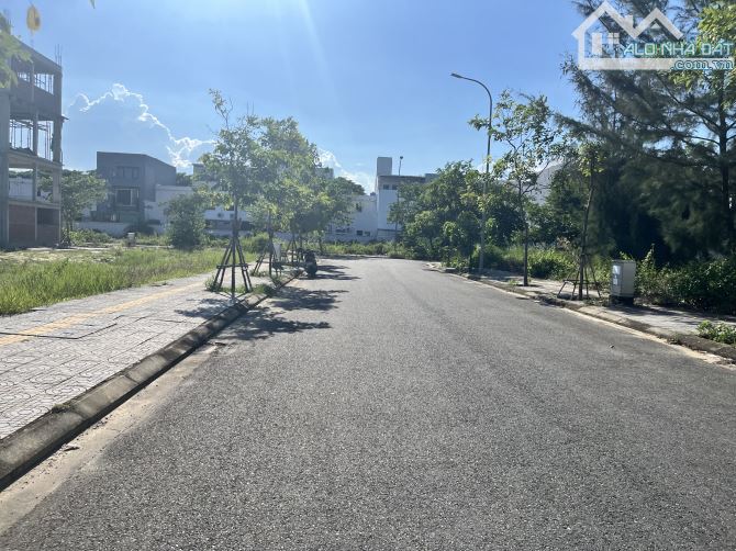 BÁN LÔ V5 FPT ĐƯỜNG 7,5m, GẦN NAM KỲ KHỞI NGHĨA,105,5m2 , NGANG 6m, GIÁ 5,4 TỶ.
