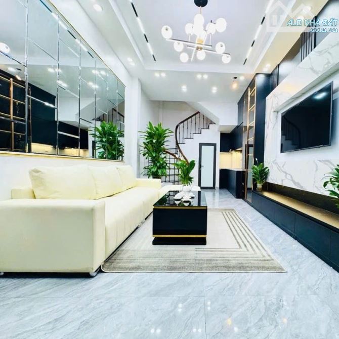 BÁN NHÀ NGUYỄN VĂN TRỖI – GẦN LÊ TRỌNG TẤN – NGÕ THẲNG, NÔNG – Ô TÔ CÁCH 20M – 28M² – 7.15