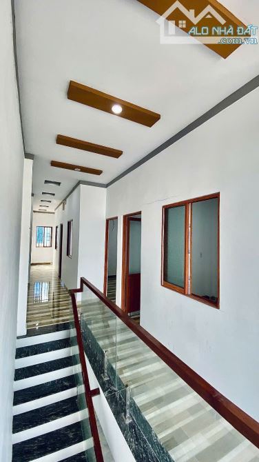 BÁN NHÀ 1 trệt 1 lầu 04 PHÒNG NGỦ - PHÁP LÝ SỔ HỒNG RIÊNG!