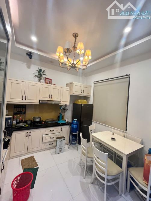 GIẢM 1 TỶ CHỦ GẤP BÁN NHÀ ĐẸP ĐỀ THÁM, QUẬN 1  CHỈ 12,5 TỶ NGANG 10m