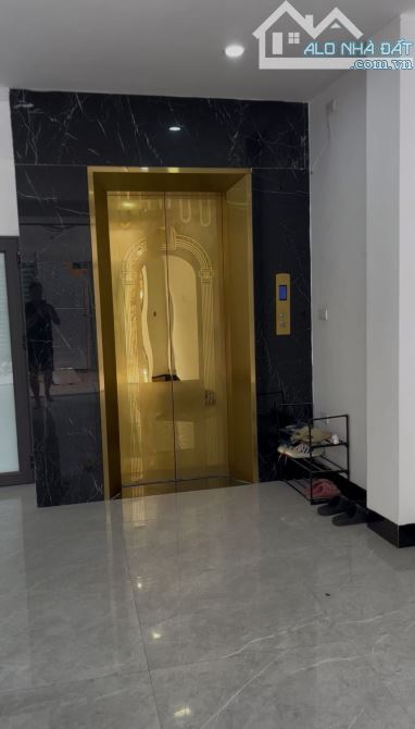 Cho thuê nhà nguyên căn Đàm Quang TRung- hàng xóm eaon mall Long Biên- 50m2- thang máy