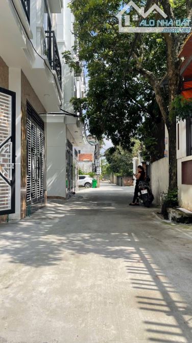 Bán nhà 40m2- 4 tầng - Ngõ thông ô tô qua, gần Quốc lộ 6 & ĐH Thể Dục Thể Thao