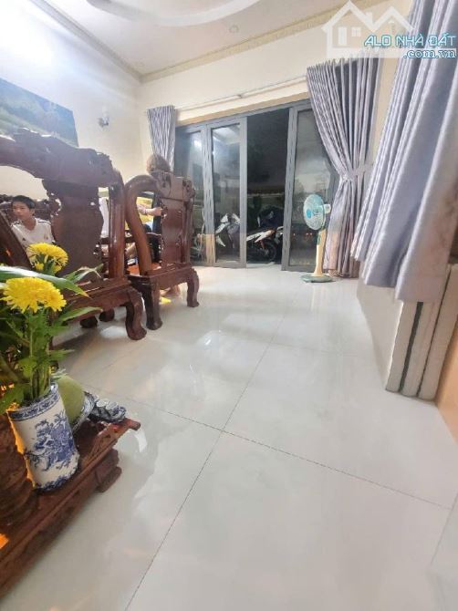 NHÀ KHU ĐỒNG BỘ CẤP CHO CÁN BỘ ĐƯỜNG NGUYỄN XÍ, BÌNH THẠNH, 80M2, CHỈ 7.98 TỶ