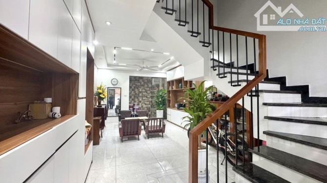 BÁN NHÀ YÊN SỞ 35M² 5 TẦNG 6.68 tỷ TẶNG TOÀN BỘ NỘI THẤT .CHÍNH CHỦ CÔ HẰNG GIÁO VIÊN VỀ H
