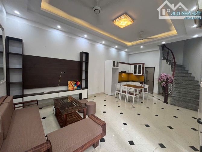 BÁN NHÀ HÀ TRÌ 1, DT 45M2, CĂN GÓC 3 MẶT THOÁNG, CÓ CỔNG RIÊNG, GIÁ 7.98 TỶ
