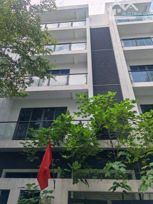 Bán BT 6PN, 6WC, 86m2 tại Mai Dịch, Cầu Giấy, Hà Nội, 27,8 tỷ, view đẹp!