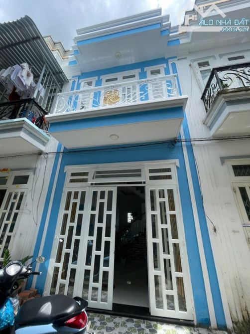 Nhà 2 tầng 575tr, 4x10 ngay Uỷ Ban Mỹ Hạnh 2 Phòng ngủ
