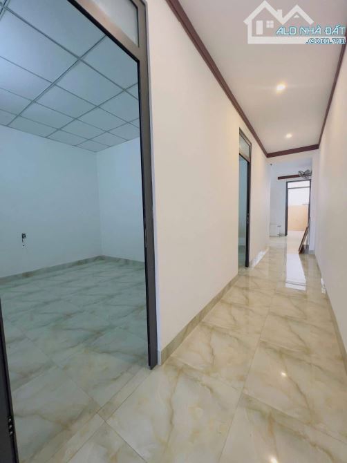 BÁN NHÀ MÊ LỬNG MẶT TIỀN PHẠM VĂN ĐỒNG  - KINH DOANH TỐT- KHÔNG VƯỚNG CON LƯƠN