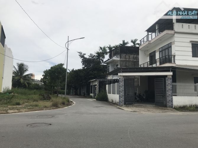 BÁN LÔ GÓC 2 MẶT TIỀN ĐƯỜNG TRƯƠNG QUAN CẬN PHƯỜNG CẨM THÀNH NGAY TRƯỜNG QUỐC TẾ