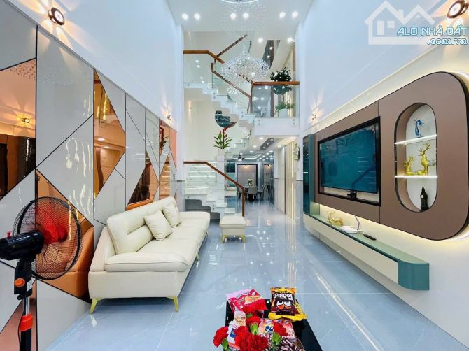Căn nhà thiết kế hiện đại ngay Nguyễn Oanh, GV. Giá: 3 Tỷ 110 tr / 64m2. Hẻm ô tô 4.5m