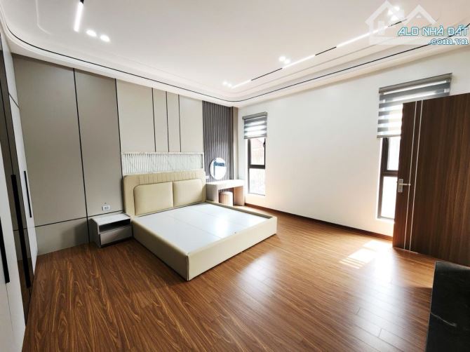 BÁN TOÀ NHÀ MẶT PHỐ HOÀNG NGÂN, THANH XUÂN 107M2, 10 TẦNG, 82 TỶ.
