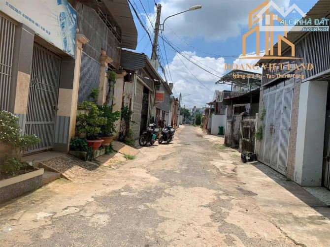 Bán nhà 1 trệt 1 mê đường Đinh Văn Gió gần siêu thị Coopmart - nhà để lại toàn bộ nội thất