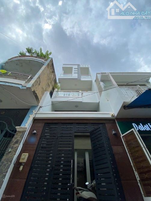 Gấp! Nhà 60m² giá 3 tỷ 350 Chu Văn An, Bình Thạnh. Hẻm ô tô 6m, xây 1 trệt 2 lầu