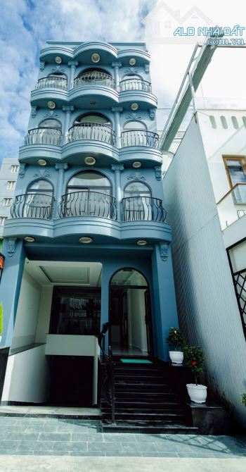 Bán lỗ Khách sạn Chợ đêm Nguyễn Chí Thanh- P1 - Đà Lạt -  45 tỷ  - 19 phòng