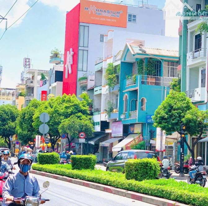 *Bán cặp đất vàng (200m2), đường Hồ Xuân Hương, trục đường biển vip, giá 45 Tỷ
