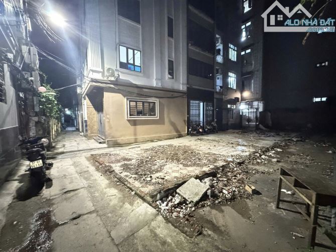 Đất vàng Cổ Nhuế - Lô Góc 2 Mặt Đường, Nở Hậu, Ô Tô Đỗ Cửa, 30m Ra Phố, Xây CHDV Dòng Tiền