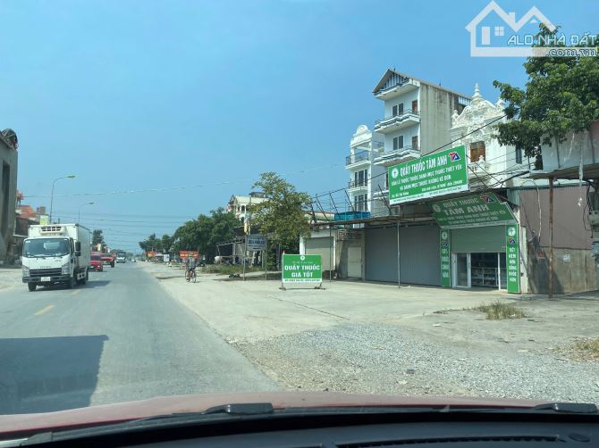 Mặt đường quốc lộ 6 , sẵn nhà 5 tầng -15phòng
