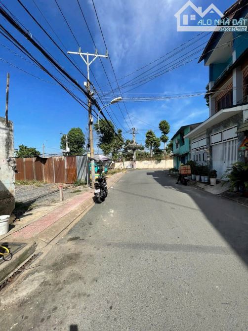 Bán đất mặt tiền đường số 102, P tăng nhơn phú A,Tp thủ đức