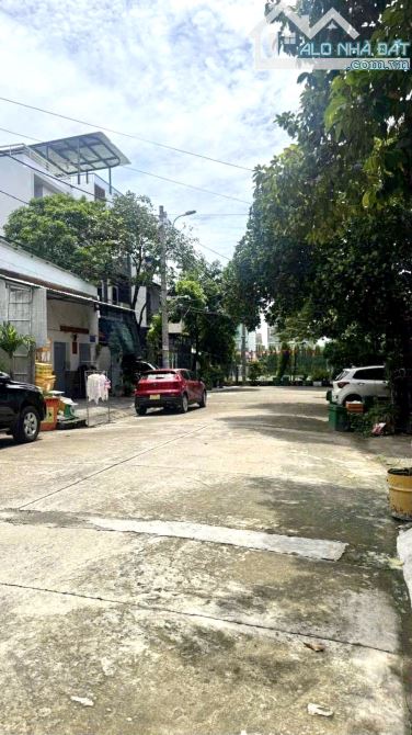SIÊU PHẨM 3 Tầng bên sông HIỆP BÌNH CHÁNH THỦ ĐỨC DT 85m2 Giá 12.5 Tỷ
