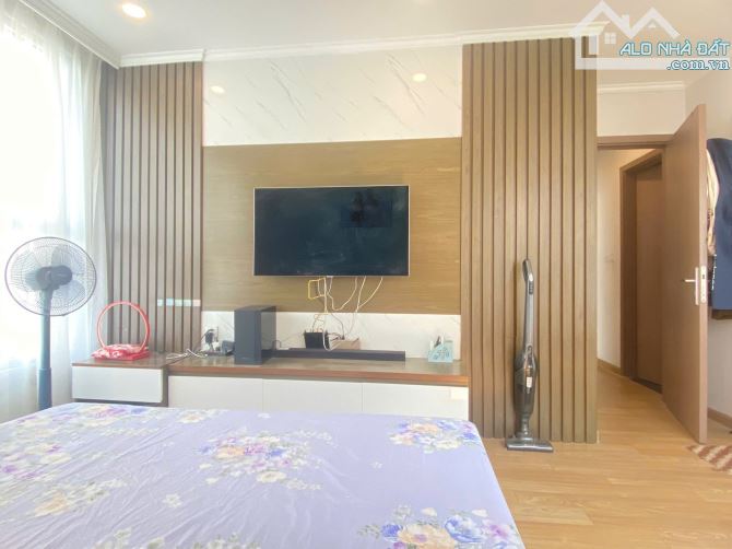 Chính chủ gửi bán căn 2PN1VS - 67m2 - sổ đỏ dự án Intracom Trung Văn giá ĐẸP