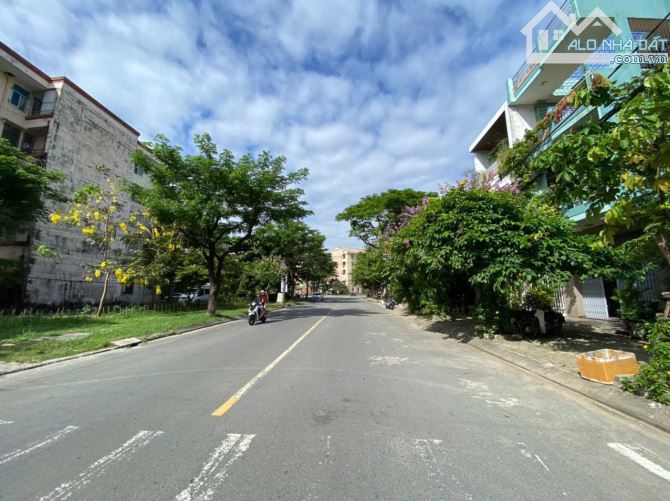 Bán đất mặt tiền đường 10,5m Dương Vân Nga gần Khúc Hạo 100m đất giá 8,7 tỷ Q. Sơn Trà