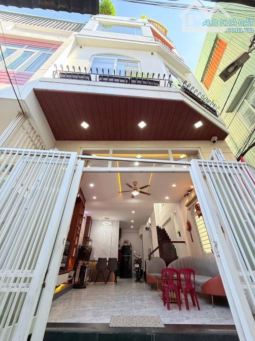 Nhà 4 tầng 118/2 Mai Lão Bạng. Sau lưng nhà mặt tiền. Nhà 2 mặt tiền đường