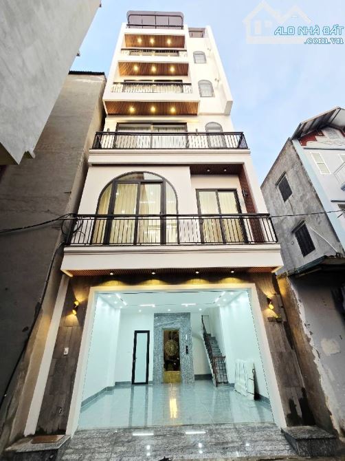Bán nhà Thạch Bàn - Long Biên - DT 45m 6 tầng