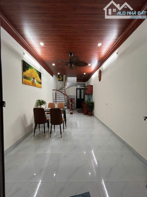 BÁN NHÀ CHỢ KHÂM THIÊN–27M²–3 TẦNG–GIÁ 5.6 TỶ–NHÀ MỚI ĐẸP–2 THOÁNG TRƯỚC SAU – 3 NGỦ