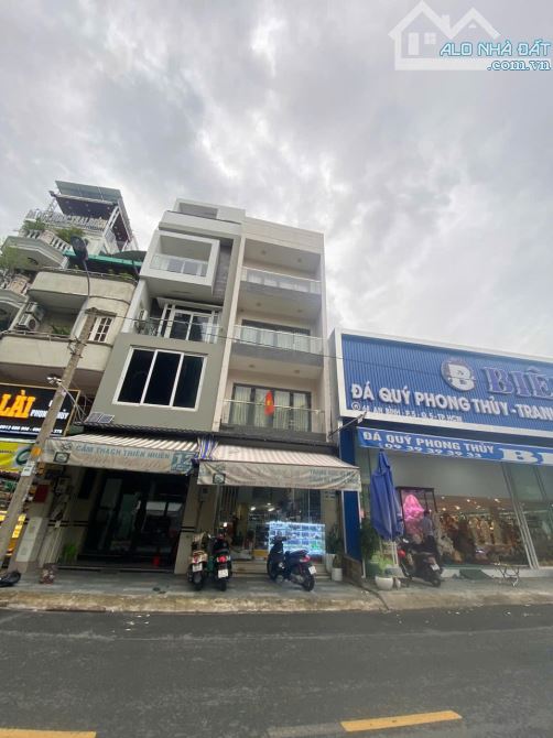 Bán Nhà Mặt Tiền đường An Bình, Phường 5, Quận 5 DT 4,5x17m 6 Tầng Thang Máy Giá 35 Tỷ TL