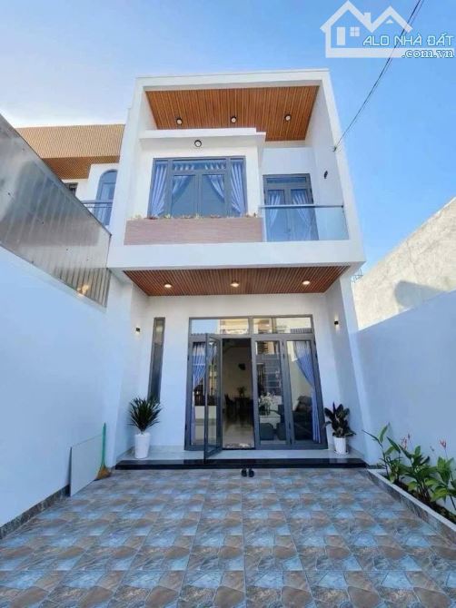 CHỦ ĐANG CẦN BÁN GẤP NHÀ NGAY CHỢ BỜ NGỰA- 790 TRIỆU - SỔ HỒNG RIÊNG