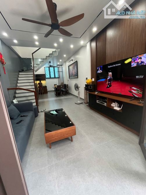 🏠 Bán nhà 3 tầng Cam Lộ – Hùng Vương – Hồng Bàng 2,x tỷ để lại hết nội thất