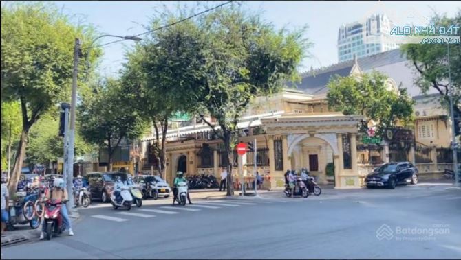 Cần bán nhà MT Bùi Thị Xuân, P. Bến Thành, Q1. DT: 4x24m, 4 tầng. Gía bán 65 tỷ TL