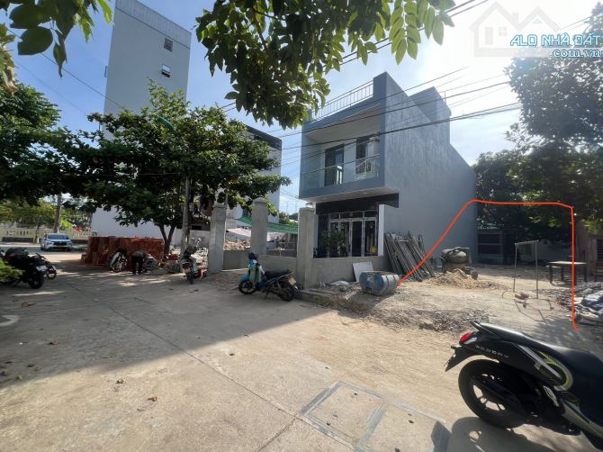 Cần bán đất đường 6m song song Hồ Nghin, Ngô Quang Huy thông Trần Đình Đàn