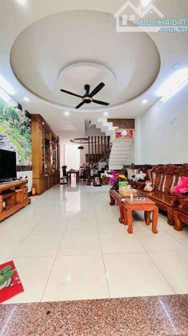 BÁN NHÀ NGUYỄN ẢNH THỦ Q12 - 3 TẦNG 140M2 ( 4.7M X 30M) - ĐƯỜNG 8M - 6.5 TỶ