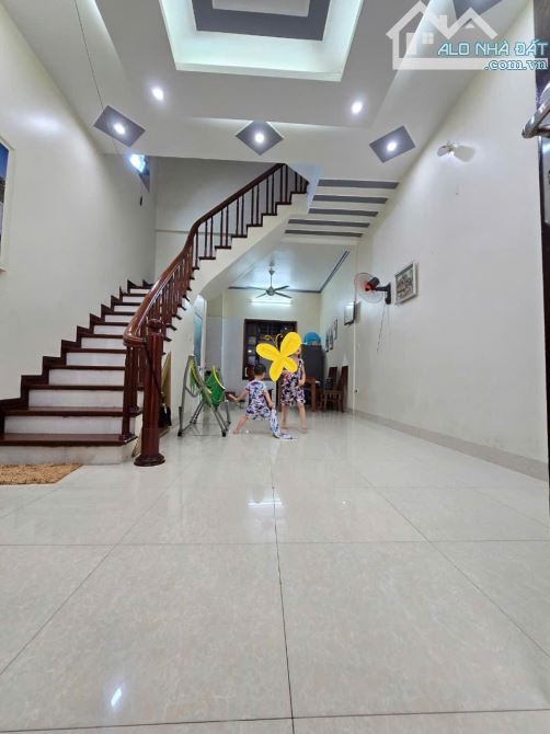Bán nhà đường Ngọc Hồi gần Bến xe Nước Ngầm diện tích 55m2, 5T, Ô tô