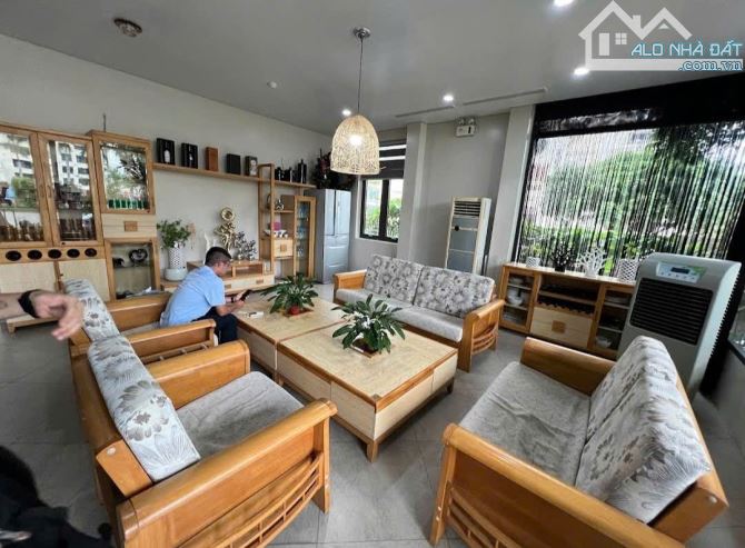 Bán khách sạn mặt đường Lê Hồng Phong - DT 370m - Mt 13m - 29 Phòng giá bán 59 tỷ
